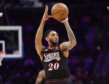 开云移动端-我也生涯之夜！佩恩单场32分10助&amp;三分命中率100%进8球 历史首人